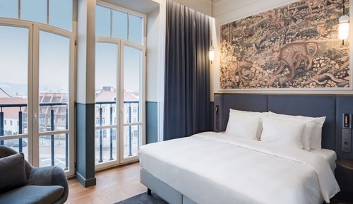 Room (Collection Old Town View)