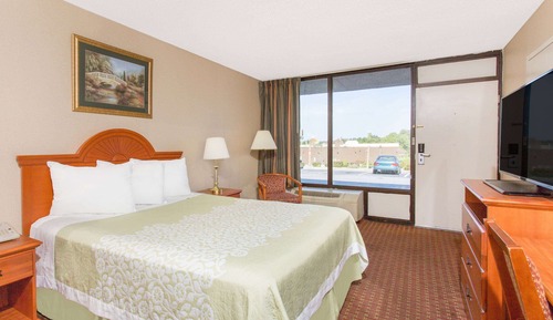 Room, 1 Queen Bed, Accessible, Non Smoking (Mobility)