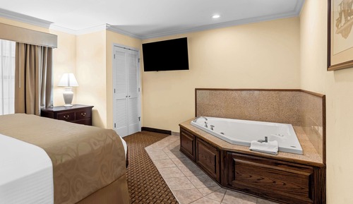 Suite, 1 King Bed, Non Smoking, Jetted Tub