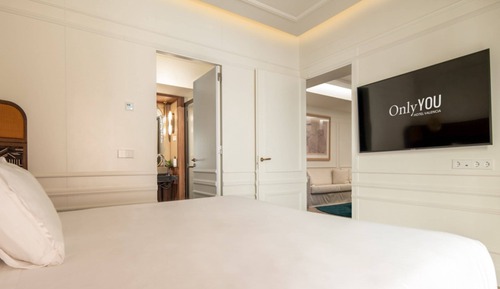 Junior Suite, Courtyard View