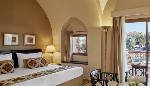 Superior Room, Pool View (Queen or Twin)