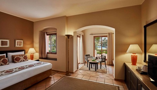 Deluxe Room, Pool View (Queen or Twin)