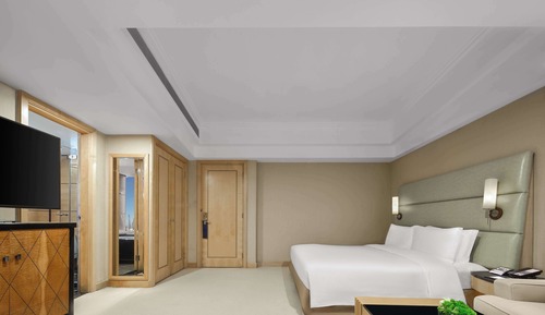 Deluxe Room, 1 King Bed, City View