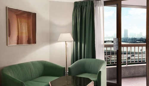 Executive Room, 1 King Bed, City View, Corner