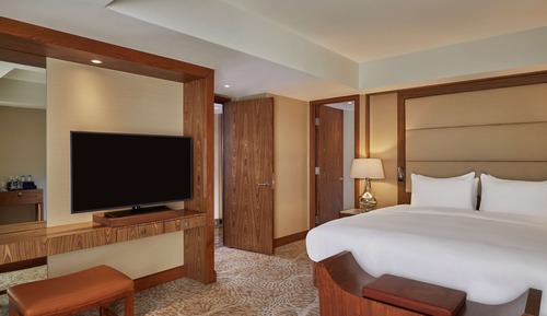 King, Family Room, Connecting Rooms, City View