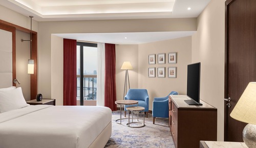 Deluxe Room, 1 King Bed, City View