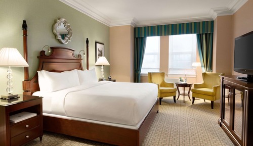 Signature Room,1 King Bed (Parliament or Majors Hill Park View)