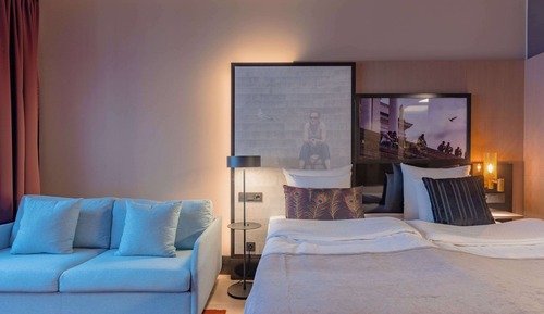 Family Room (Standard)
