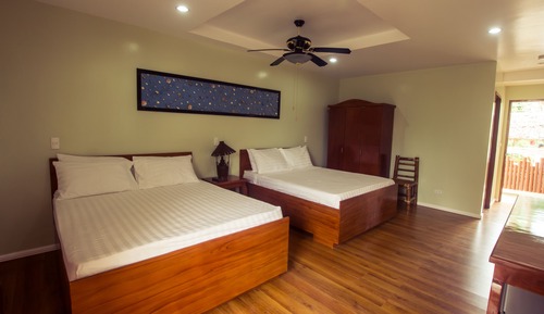 Deluxe Room, 2 Queen Beds, Partial Ocean View
