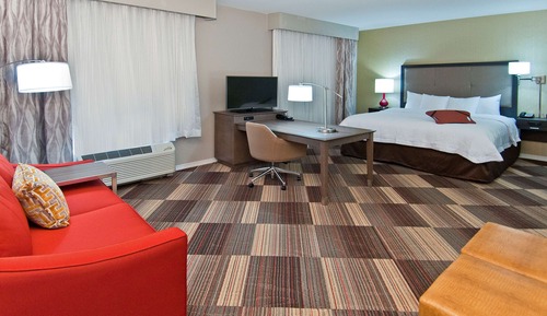 King, Studio, Kitchenette