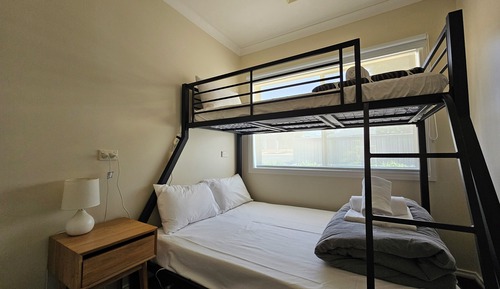 Sandhurst House (3 BR)