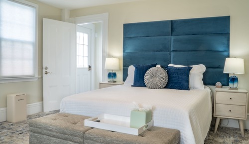 Oceanfront Queen Suite w/ Kitchen