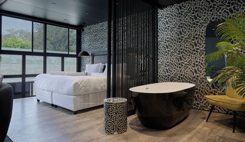 King Room with Spa Bath