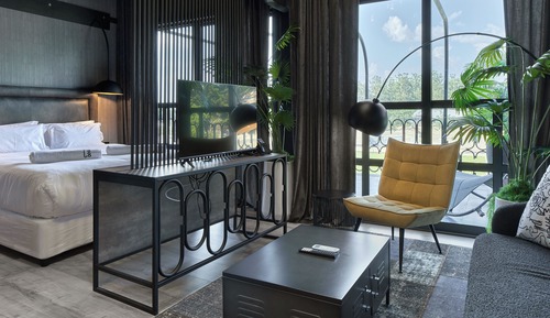 Senior Suite, Balcony