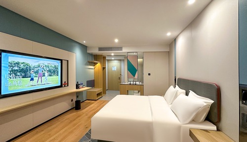 Standard Room, 1 King Bed