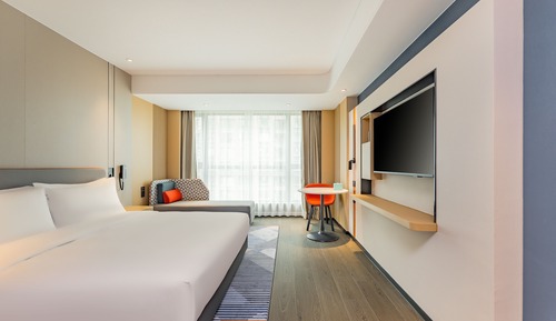 Standard Room, 1 King Bed