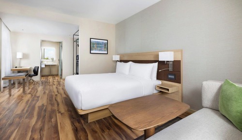 Room, 1 King Bed, Non Smoking, City View