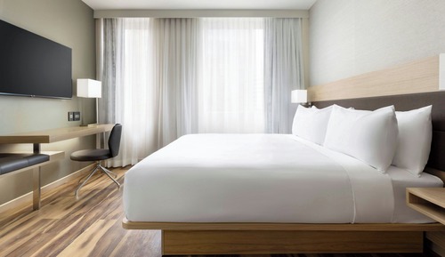 Room, 1 King Bed, City View (Hearing Accessible)