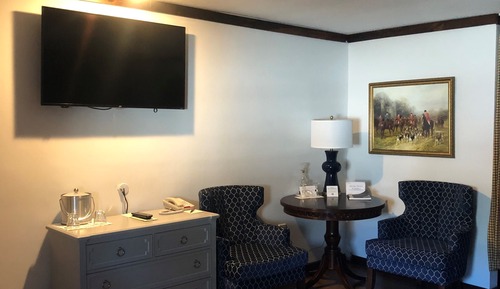 Motel Style Room with 2 Queen Beds - Pet Friendly