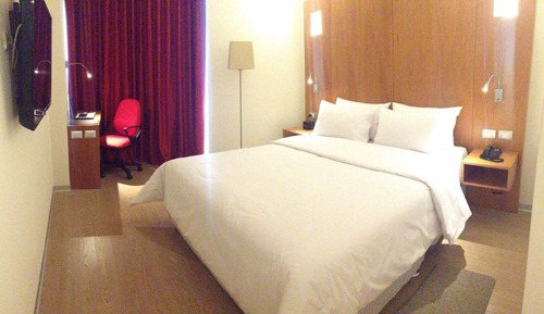 Suite, 1 King Bed, Non Smoking
