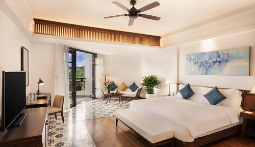Deluxe King Room