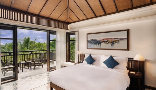 Three-Bedroom Hilltop Pool Villa