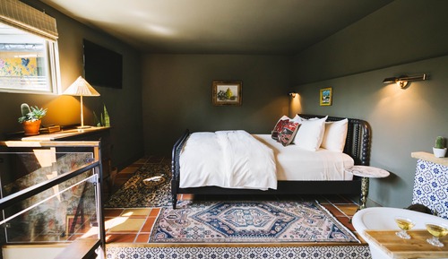 Suite (Extra Large)