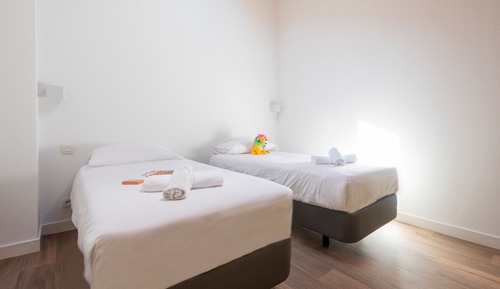 Room, 4 Bedrooms, Connecting Rooms