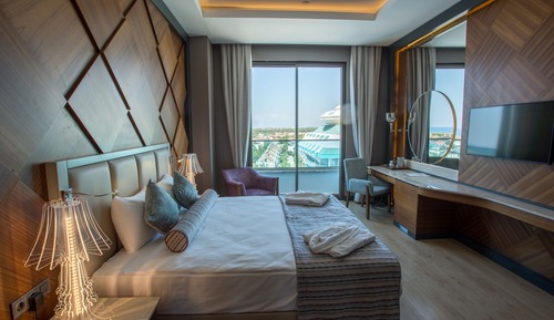 Standard Side Sea View Triple Room