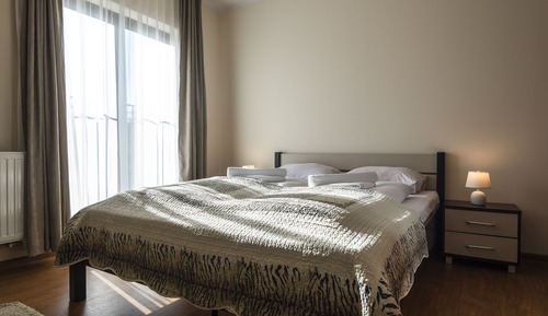 Apartment, Mountain View (UG 122)
