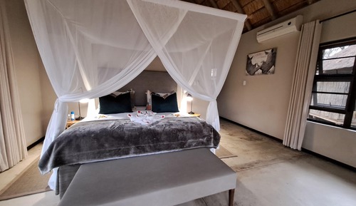 Double or Twin Room (2)