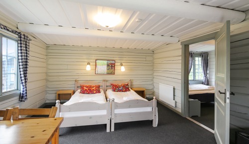 Basic Triple Room (Bedding optional)