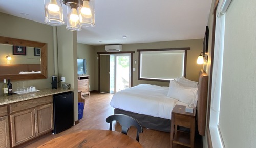 Deluxe Double Room, 1 King Bed, Private Bathroom