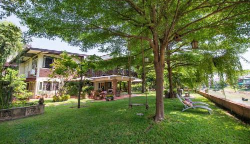 Family Room River View