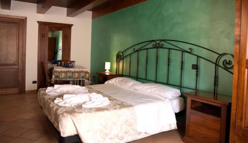 Double or Twin Room with Bathroom