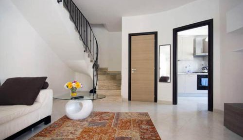 Three-Bedroom House with Patio - Split Level