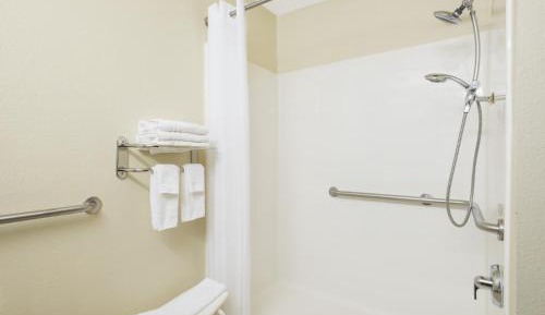 Queen Room with Two Queen Beds and Mobility/Hearing Access - Non-Smoking