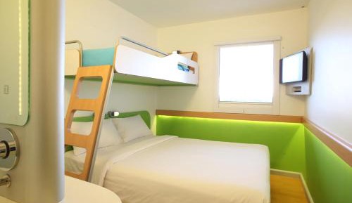 Standard Queen Room with Bunk Bed