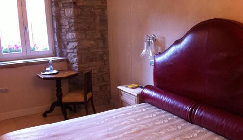 Double or Twin Room with Private Bathroom