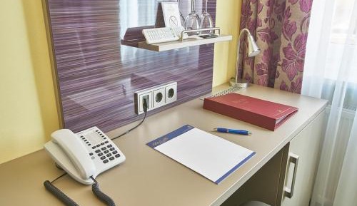 Comfort Single Room - Courtyard or Street View 