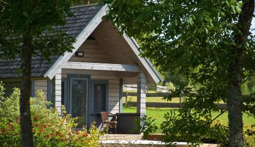 Cottage with Shared Bathroom