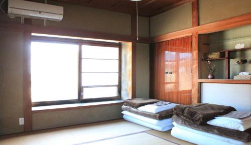 Japanese-Style Twin Room with Shared Bathroom