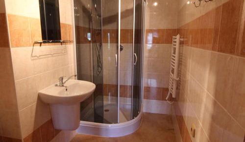 Deluxe Double Room (2 Adults + 1 Child)