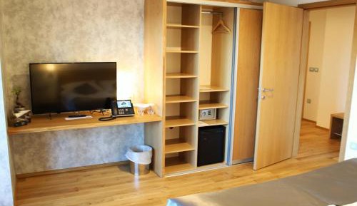 Classic Quadruple Room