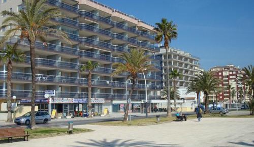 Two-Bedroom Apartment (4-6 Adults)