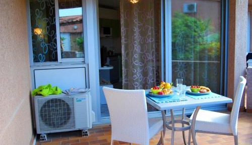 One-Bedroom Apartment with Air conditioning (2 Adults)