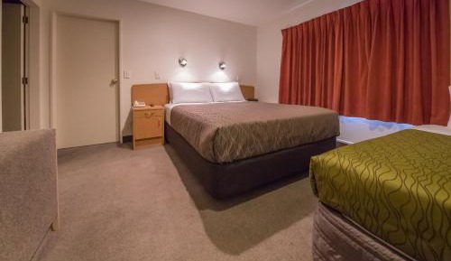 One-Bedroom Suite with Spa Bath