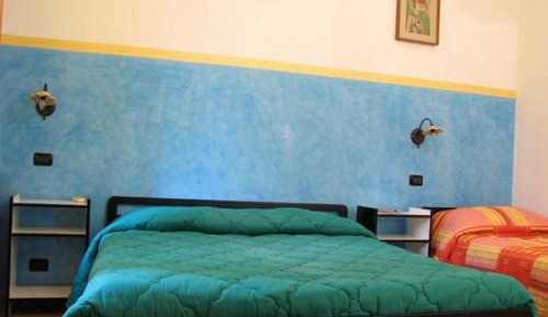 Family Room (2 Adults + 2 Children)