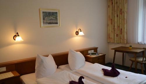 Standard Double Room 01