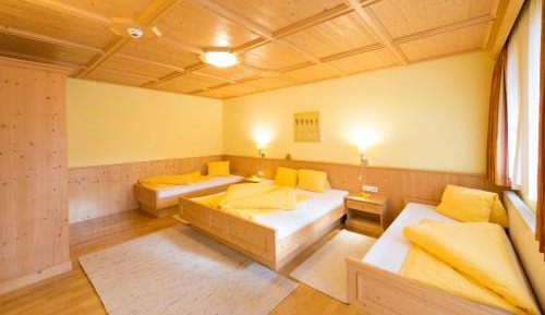 Deluxe Two-Bedroom Apartment (4 Adults)